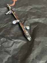 Load image into Gallery viewer, Wand crystal necklace