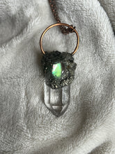 Load image into Gallery viewer, Quartz and aura necklace
