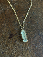Load image into Gallery viewer, Crackle stone necklace
