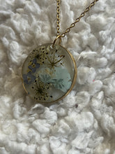 Load image into Gallery viewer, Floral necklace
