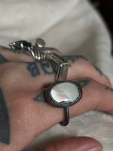 Load image into Gallery viewer, Shell ring size 7.75
