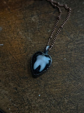 Load image into Gallery viewer, Tooth necklace

