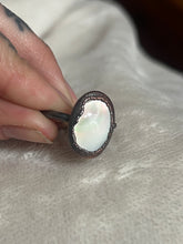 Load image into Gallery viewer, Shell ring size 7.75
