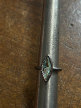 Load image into Gallery viewer, Abalone ring size 8
