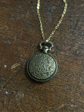 Load image into Gallery viewer, Ornate floral necklace
