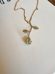 Large rose necklace