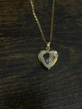 Load image into Gallery viewer, Floral locket necklace
