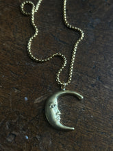 Load image into Gallery viewer, Golden moon necklace

