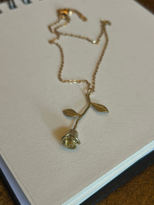 Large rose necklace