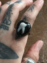 Load image into Gallery viewer, Tooth ring size 5.75
