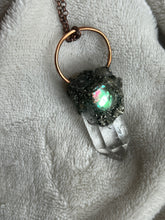 Load image into Gallery viewer, Quartz and aura necklace
