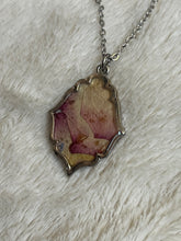 Load image into Gallery viewer, Roses necklace
