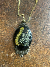 Load image into Gallery viewer, Ornate floral necklace
