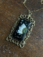 Load image into Gallery viewer, Ornate floral necklace
