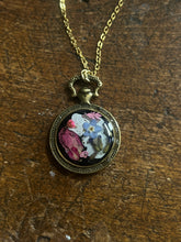 Load image into Gallery viewer, Ornate floral necklace
