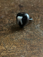 Load image into Gallery viewer, Tooth ring size 5.75
