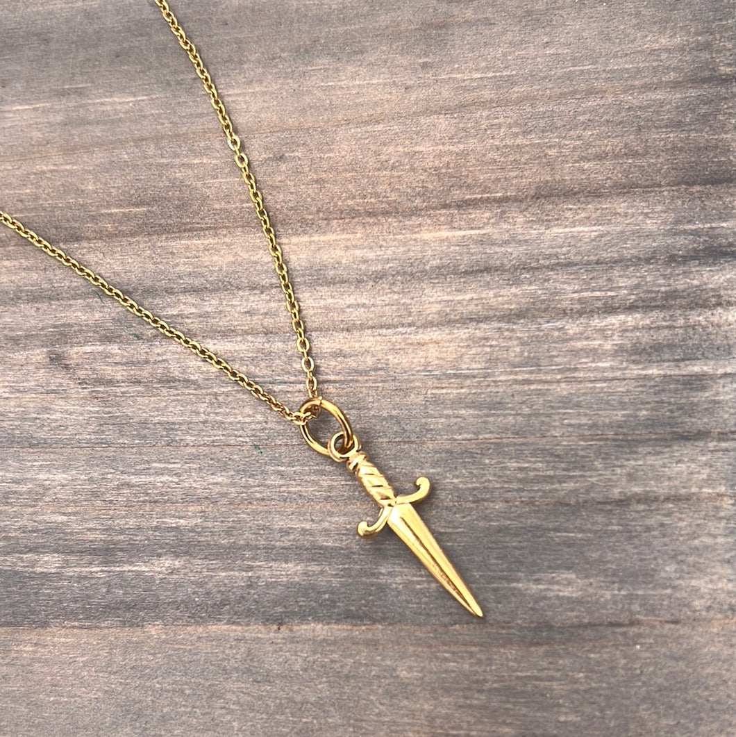 Mini dagger necklace
