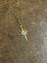 Load image into Gallery viewer, Star and flower necklace
