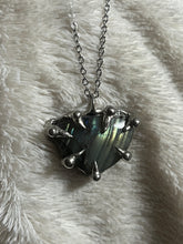 Load image into Gallery viewer, Labradorite claw necklace
