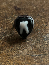 Load image into Gallery viewer, Tooth ring size 5.75
