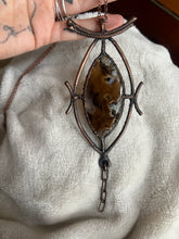 Load image into Gallery viewer, Agate statement necklace
