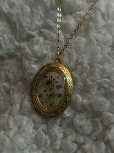 Load image into Gallery viewer, Floral locket necklace

