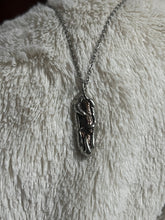 Load image into Gallery viewer, Pearl necklace
