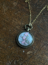 Load image into Gallery viewer, Ornate floral necklace

