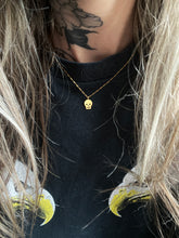Load image into Gallery viewer, Dainty skull necklace
