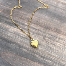 Load image into Gallery viewer, Mini heart Locket necklace
