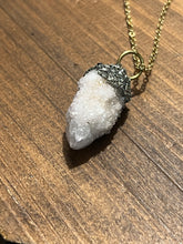 Load image into Gallery viewer, Spirit quartz necklace
