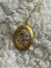 Load image into Gallery viewer, Floral locket necklace
