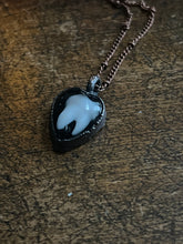Load image into Gallery viewer, Tooth necklace
