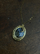 Load image into Gallery viewer, Floral locket necklace
