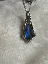 Load image into Gallery viewer, Labradorite necklace
