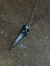 Load image into Gallery viewer, Onyx bird skull
