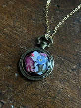 Load image into Gallery viewer, Ornate floral necklace
