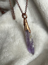 Load image into Gallery viewer, Amethyst point stone necklace
