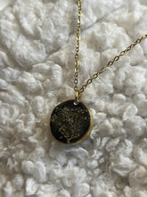 Load image into Gallery viewer, Floral necklace
