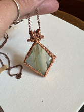 Load image into Gallery viewer, Green stone necklace
