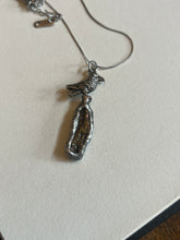 Load image into Gallery viewer, Pearl and bird necklace
