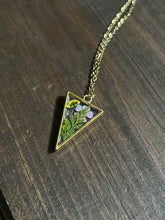 Load image into Gallery viewer, Flower necklace ￼
