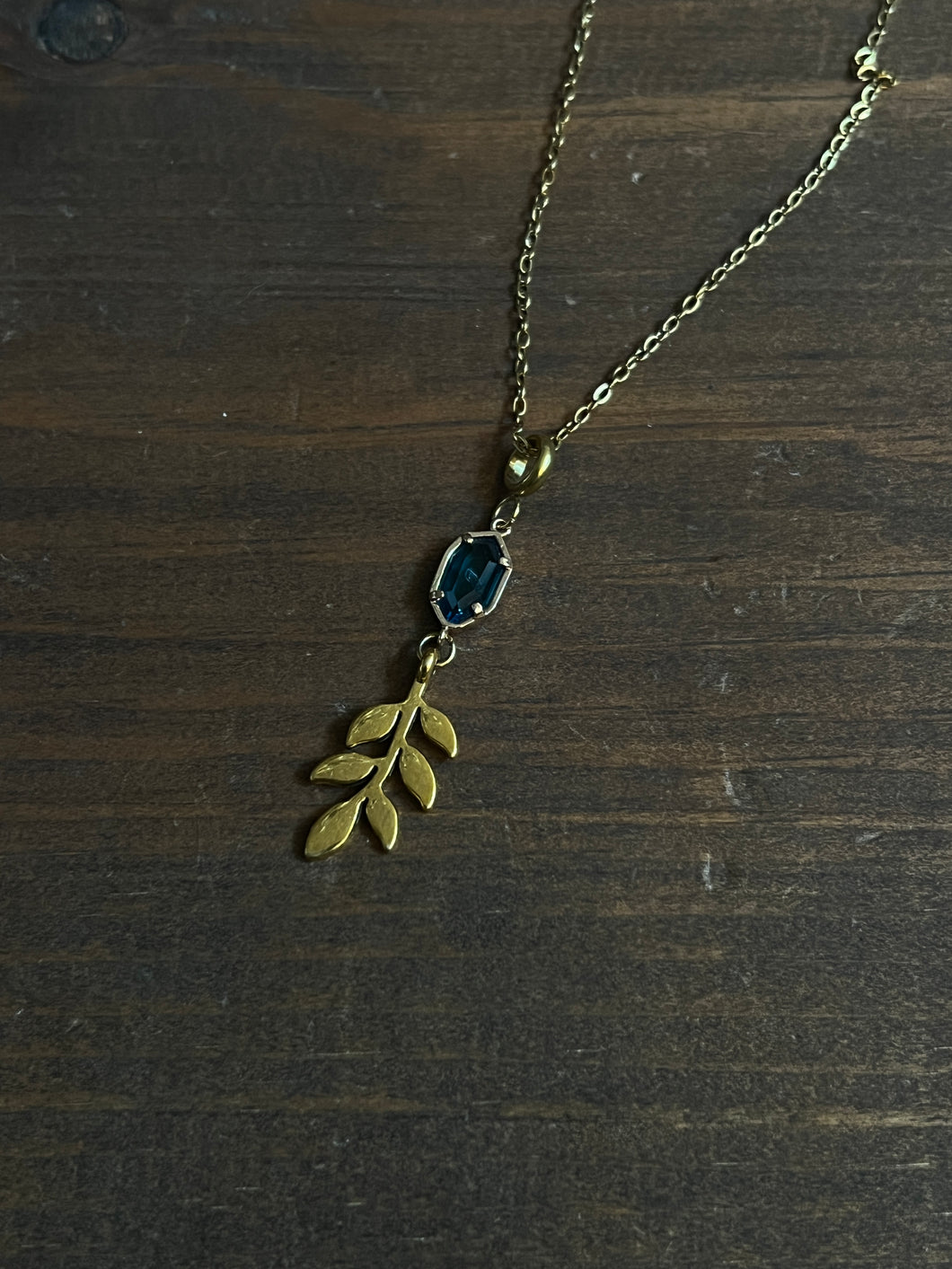 Leaf and stone necklace