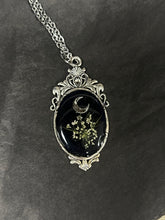 Load image into Gallery viewer, Ornate flower necklace
