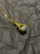 Load image into Gallery viewer, Claw necklace
