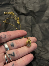 Load image into Gallery viewer, Claw necklace
