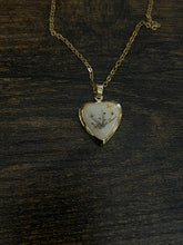 Load image into Gallery viewer, Floral locket necklace

