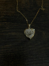Load image into Gallery viewer, Floral locket necklace
