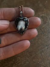 Load image into Gallery viewer, Tooth necklace
