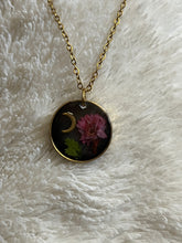 Load image into Gallery viewer, Floral necklace
